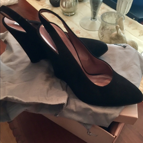 Miu Miu Nero Black Suede Wedges - Picture 2 of 4